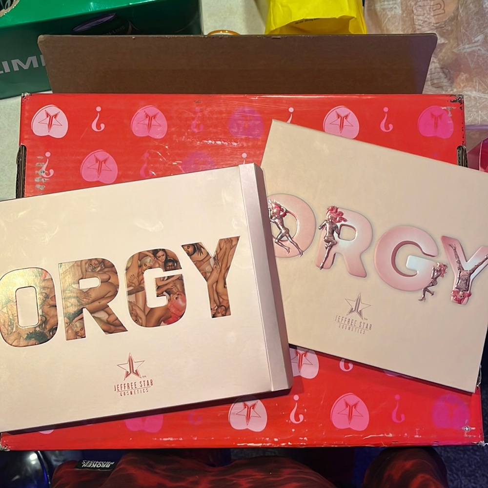 Jeffree Star Orgy Eyeshadow Palette